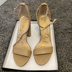 Womens nude high heel, size 7